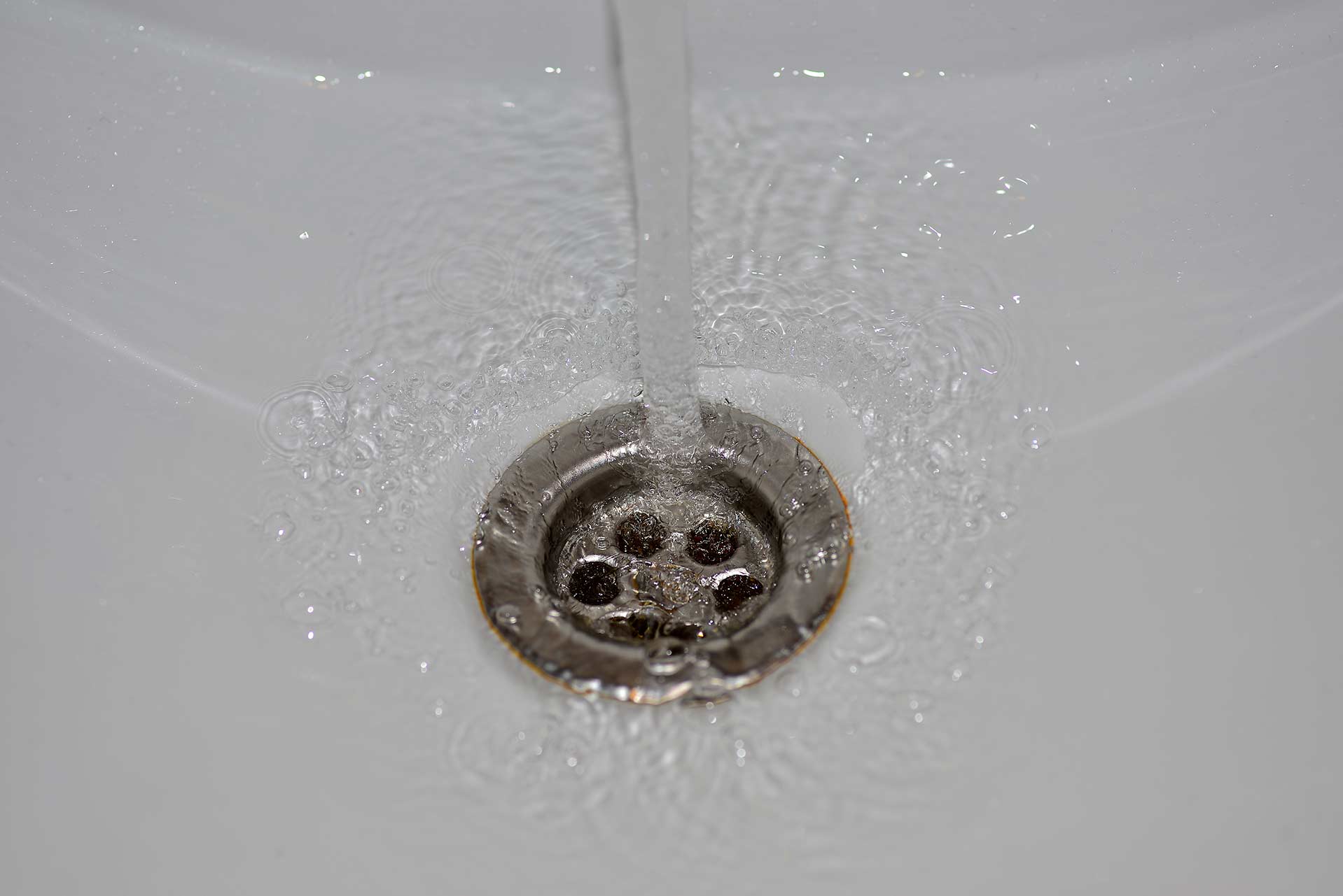 A2B Drains provides services to unblock blocked sinks and drains for properties in Fullwell Cross.